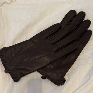 Elegant Brown Leather Gloves